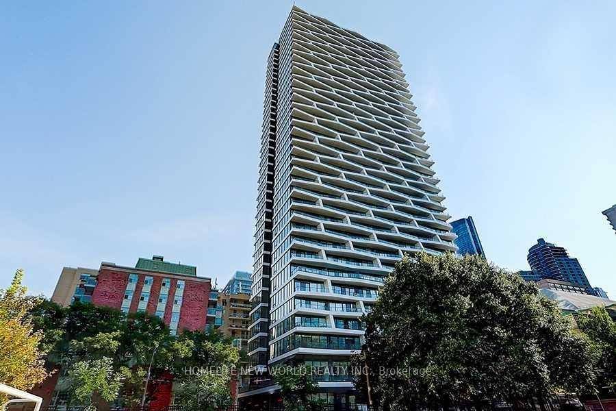 Axis Condo ! 776 Sq Ft Corner Unit !