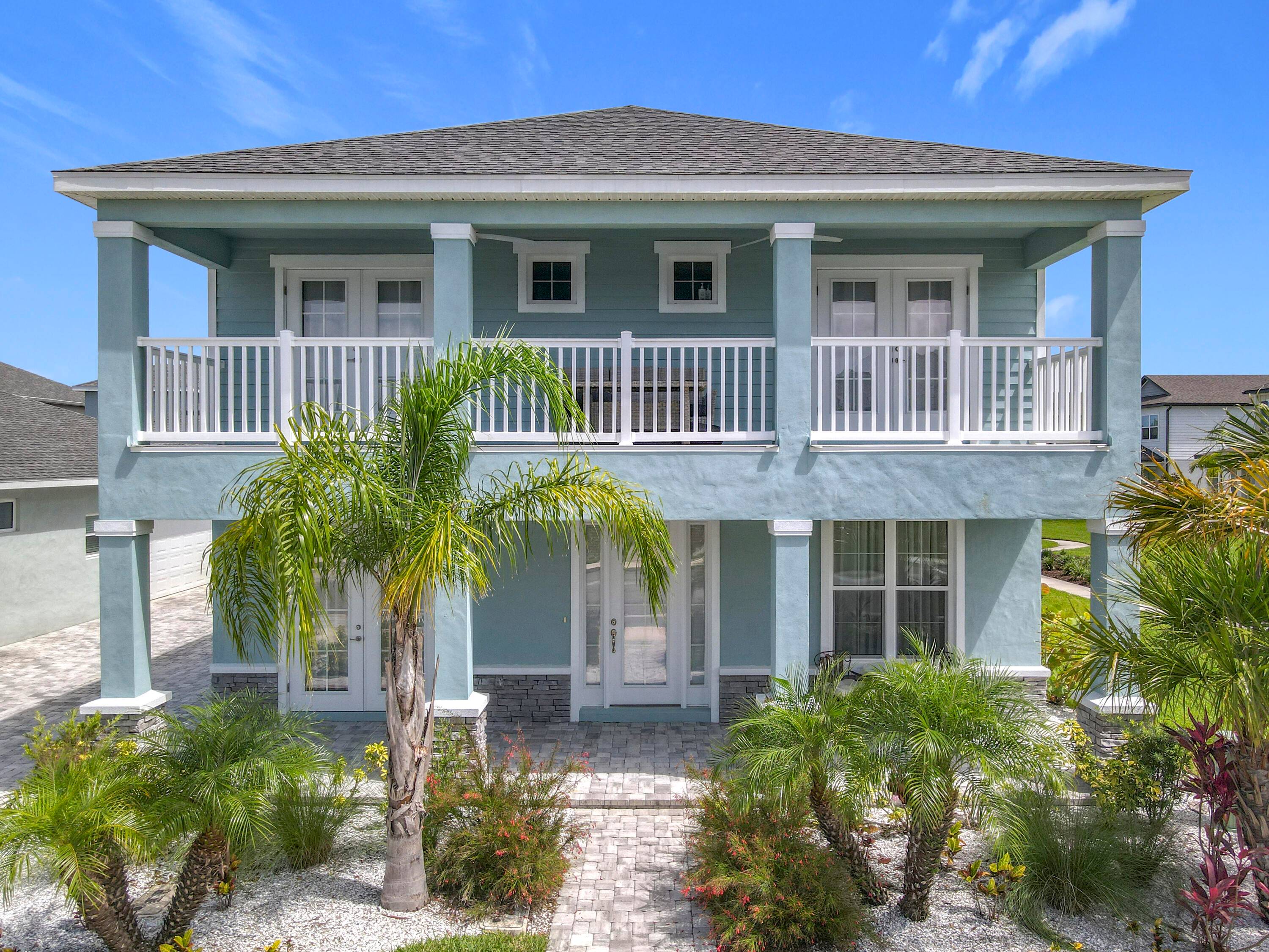 Live your Florida dream in this like new immaculate 4BR 3.