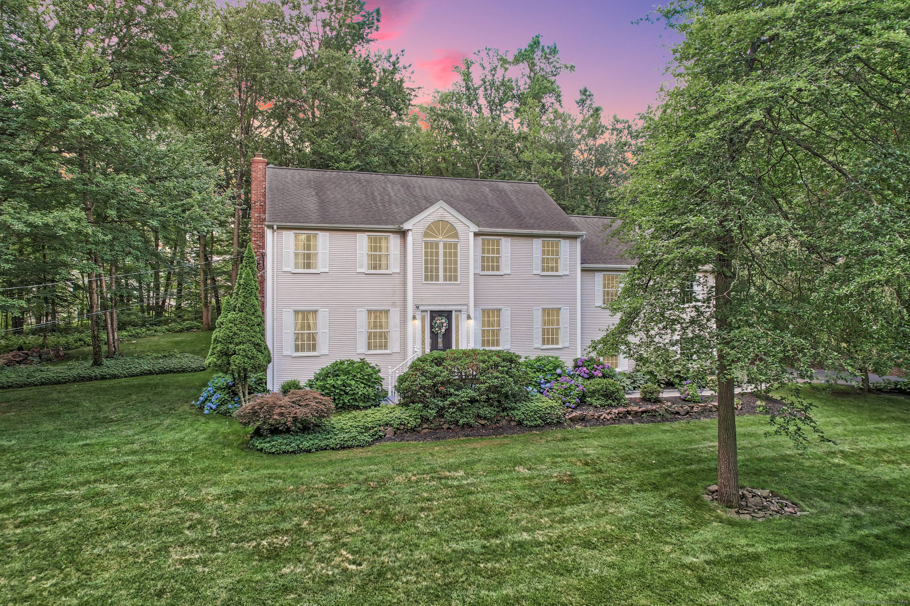 Beautifully maintained 2, 754 sq ft Colonial set on park like grounds in one of Prospect's most sought after neighborhoods.