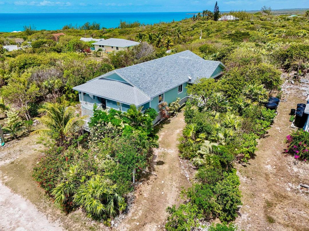 SANDY TOES AND SUNNY HAZE Single Family Home Eleuthera