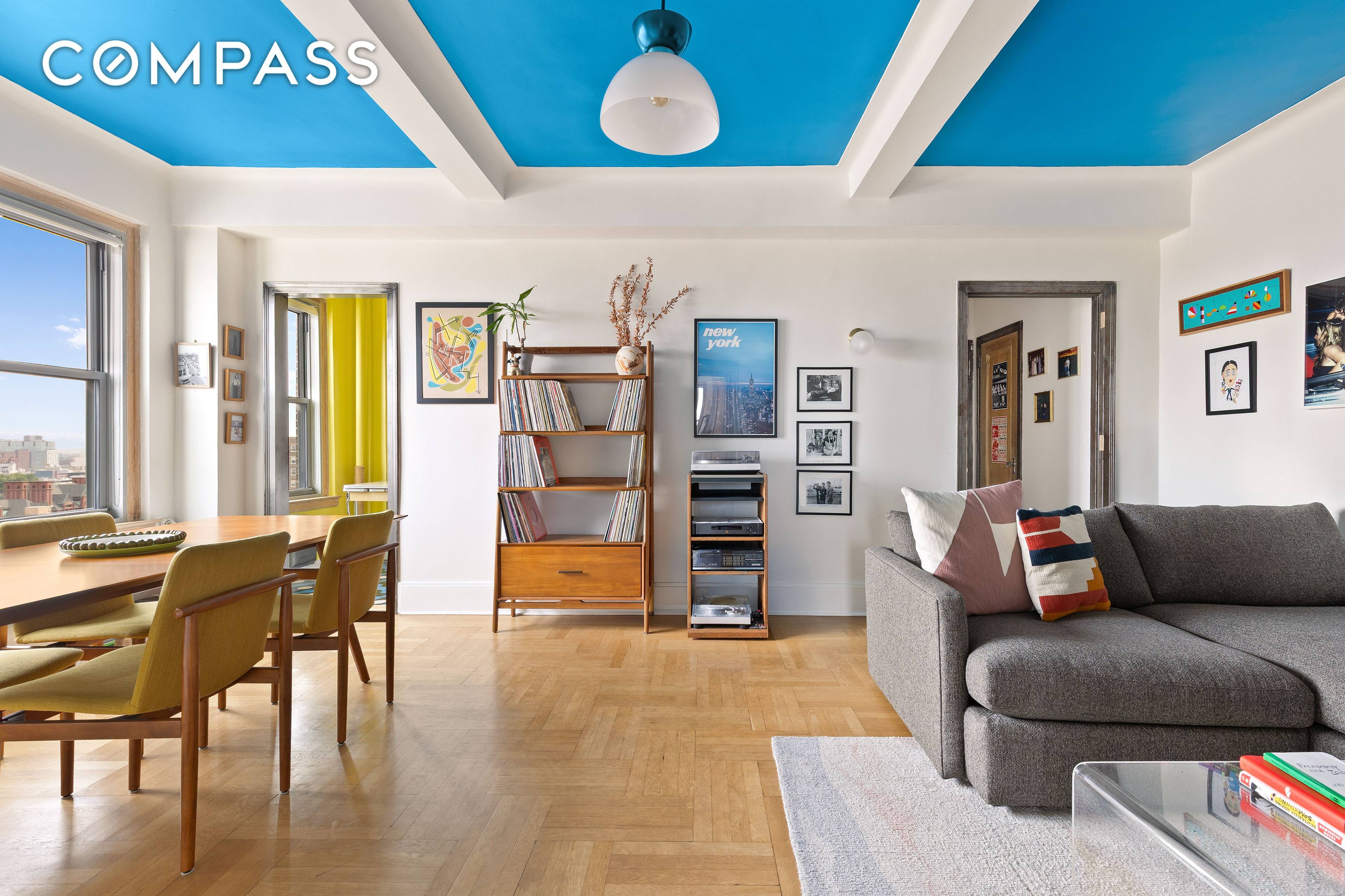 Located in the heart of vibrant Park Slope, this dreamy, prewar one bedroom, one bath offers a perfect layout, amazing natural light and breathtaking views of the Manhattan skyline !