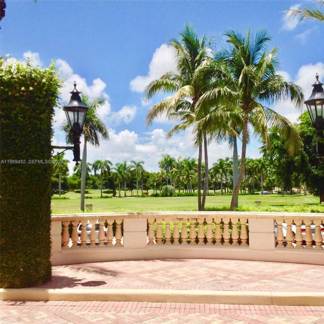 Panoramic perfection on Fisher Island's exclusive shores !