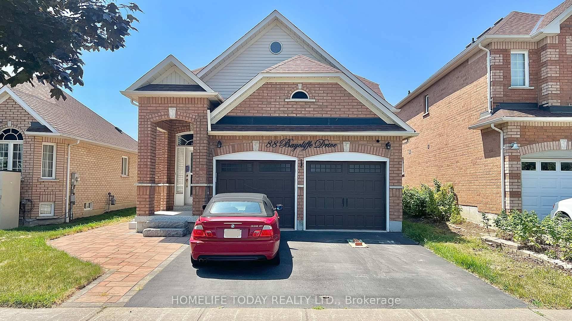 Welcome to this beautifully maintained detached bungalow in the heart of prestigious Williamsburg one of Whitby's most sought after neighbourhoods.