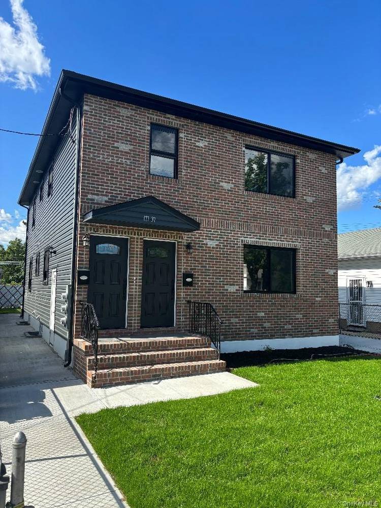 Newly constructed house with a 3 bedroom 2 full bathrooms apartment for rent in a quiet street with great view.