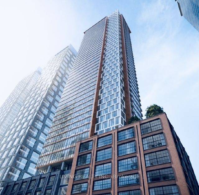 Brand new studio on the 19th floor at N55 Mercer Condo offers a luxurious lifestyle in the heart of Toronto with a modern finished kitchen with built in appliances, quartz ...
