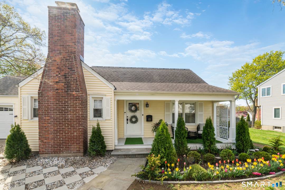 Charming Single Family Home in Stratford, CT 06614 !