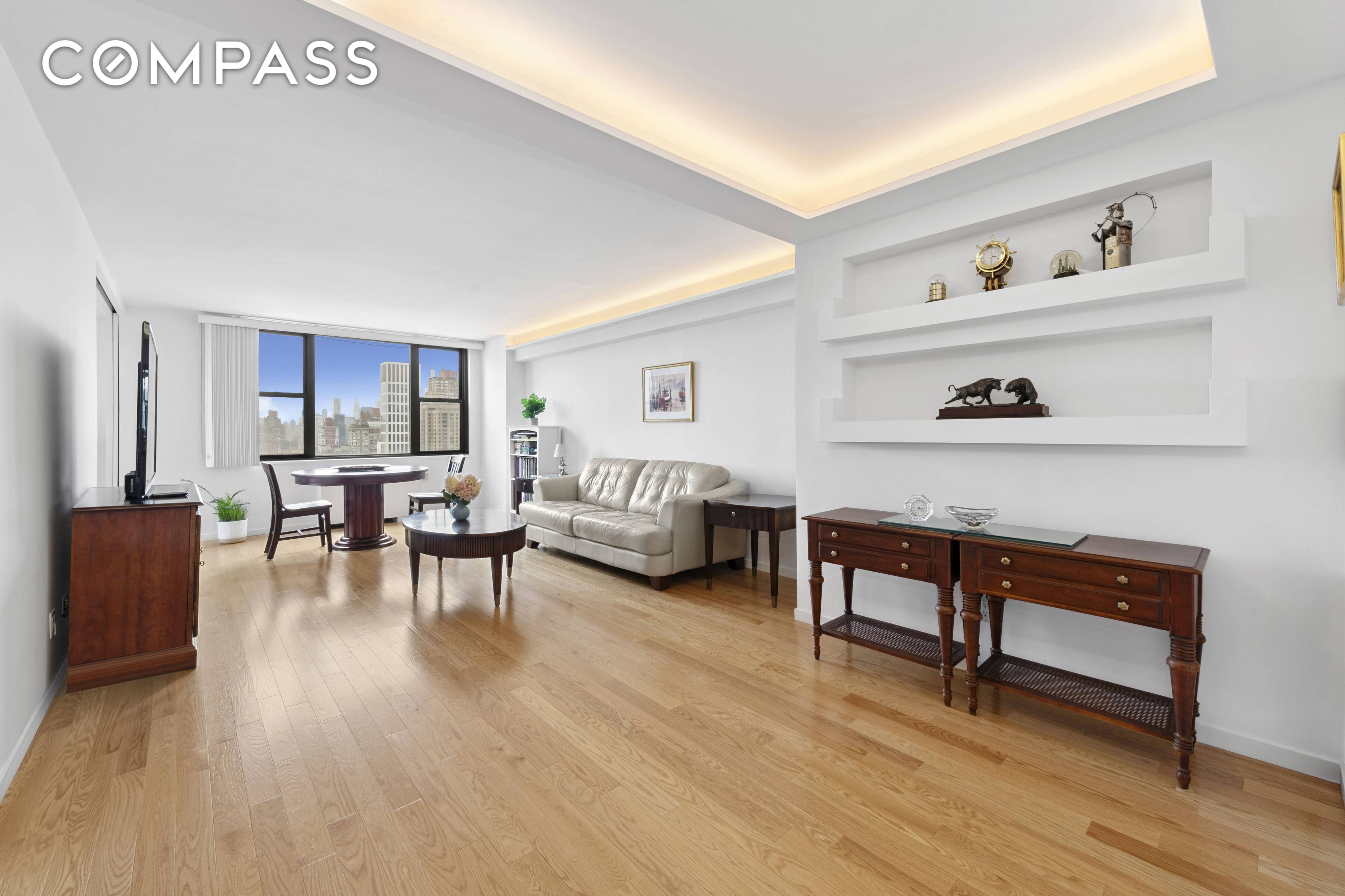 Views views views ! Perched on the 32nd floor, this bright and spacious two bedroom, two bath home offers dramatic river and skyline vistas from every room.