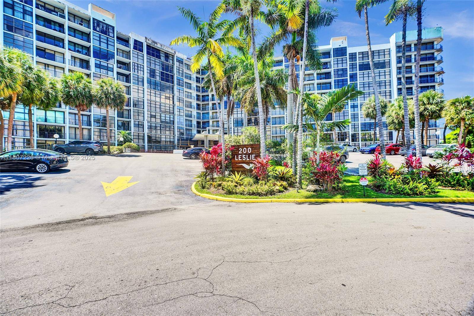 Stunning corner unit at 200 Leslie offers 3 spacious bedrooms, 2 full baths, and an open concept layout with floor to ceiling windows showcasing panoramic views of the Intracoastal, skyline ...
