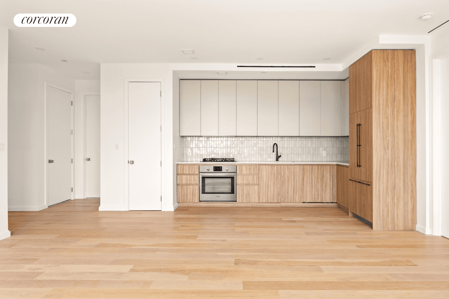 PH1 is an incredible 924 SF unit with an expansive great room that easily fits space for a living room and dining area.