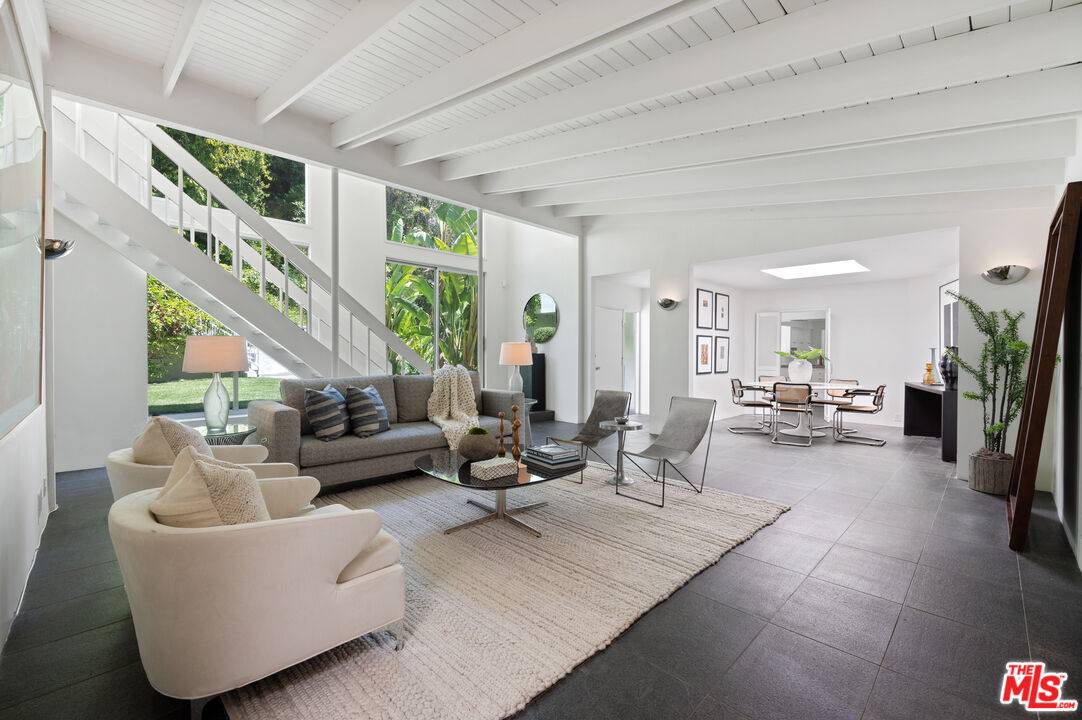 1264   BENEDICT CANYON DR 3BR Beverly Hills Post Office | B.H.P.O. La