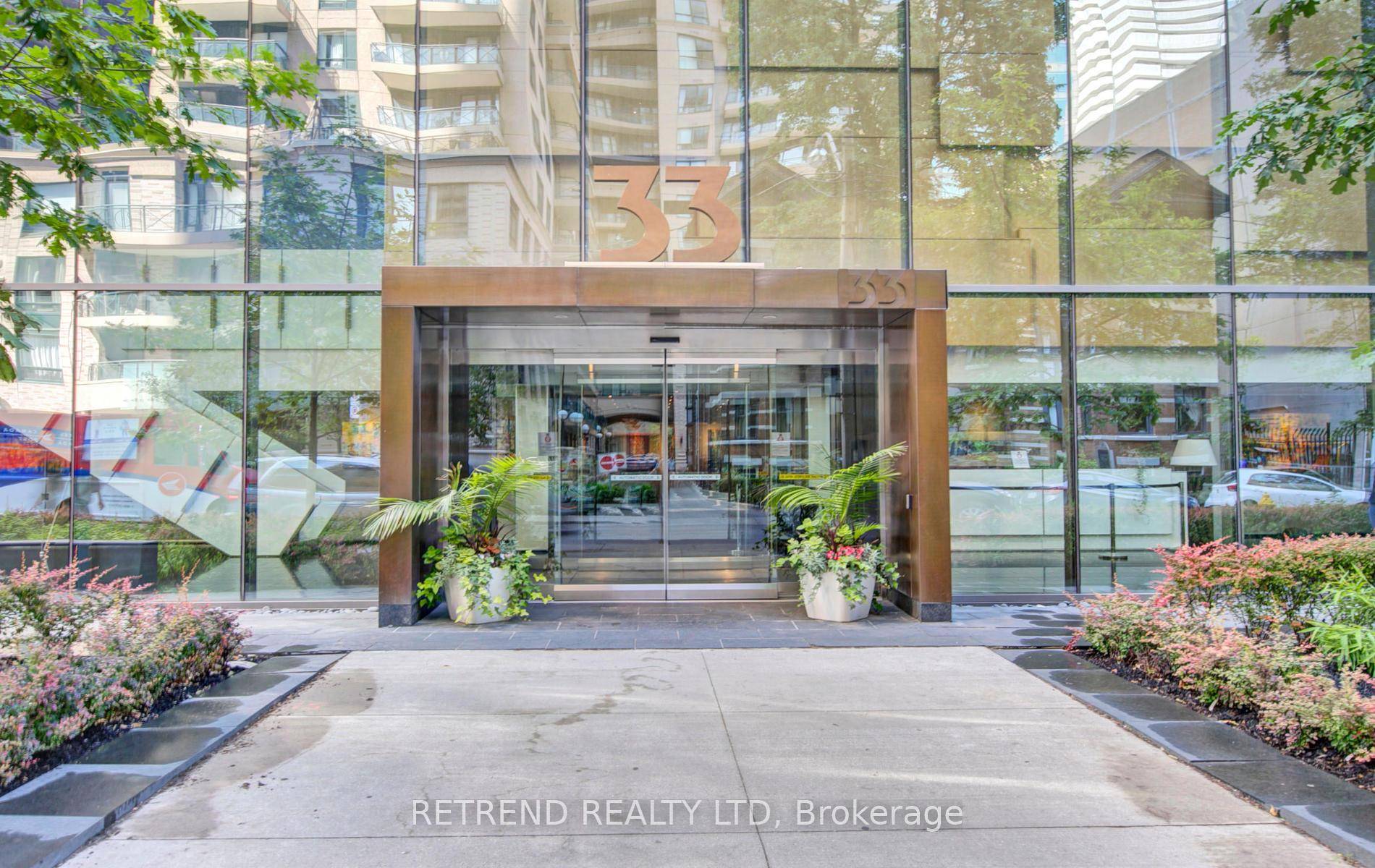Experience upscale urban living in one of the most sought after locations in Downtown Toronto !