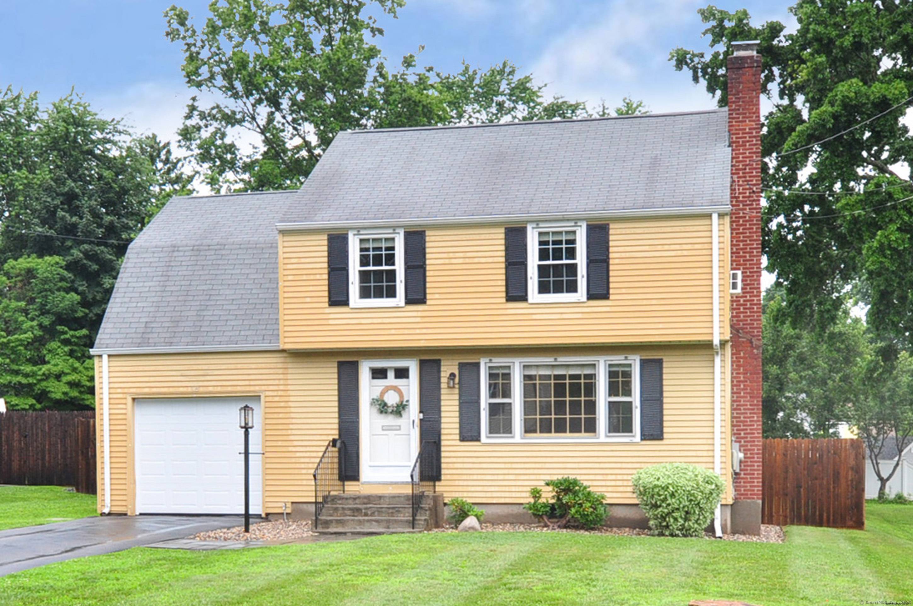 Move in with summer left to spare, welcome home to 18 Greystone Road !