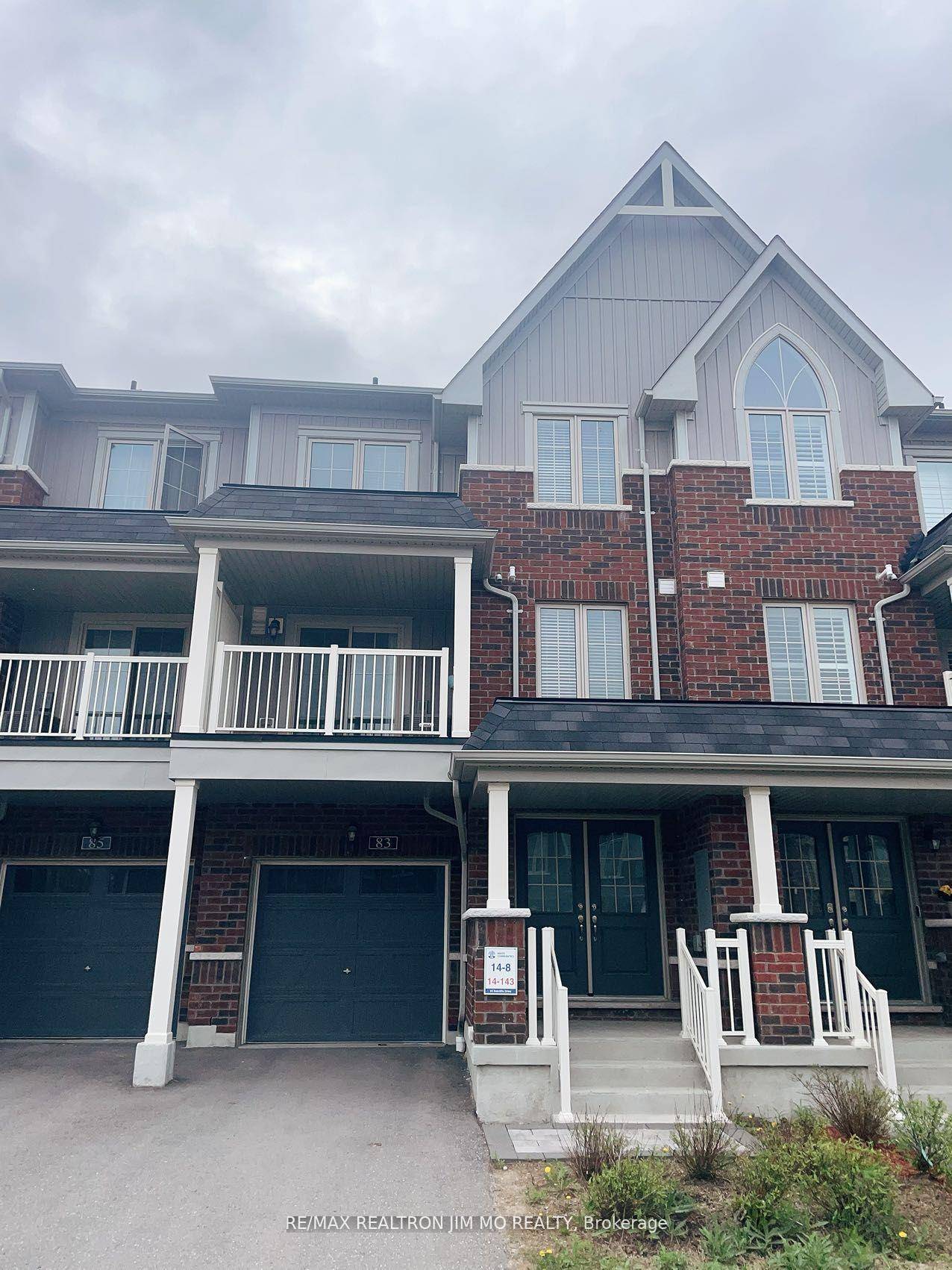 Client Remks Stunning, Modern Townhome In A Fantastic Mid Whitby Location !