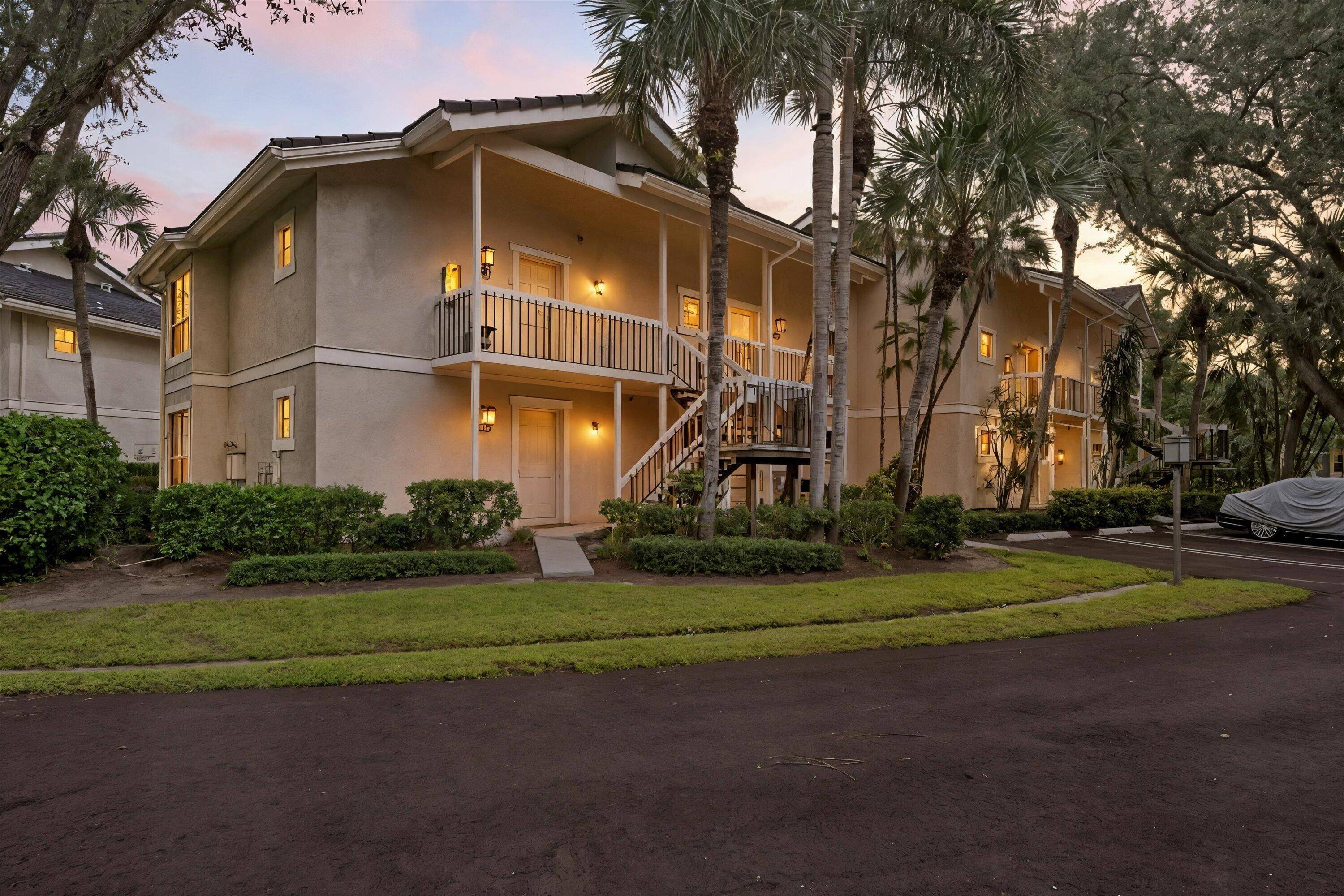 Beautifully renovated condo in the Tennis Lodges of Palm Beach Polo.