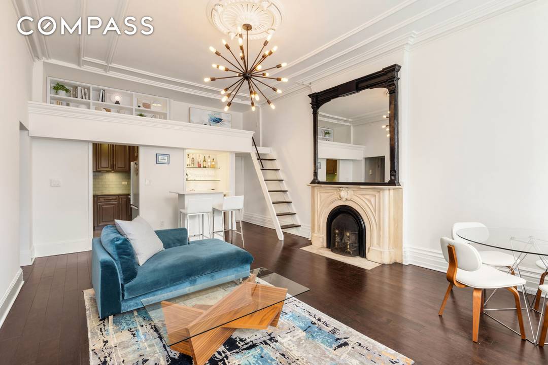 Welcome to this charming 25 ft wide townhouse co op with an elevator, perfectly situated just off Park Avenue on a beautiful, townhouse lined block.