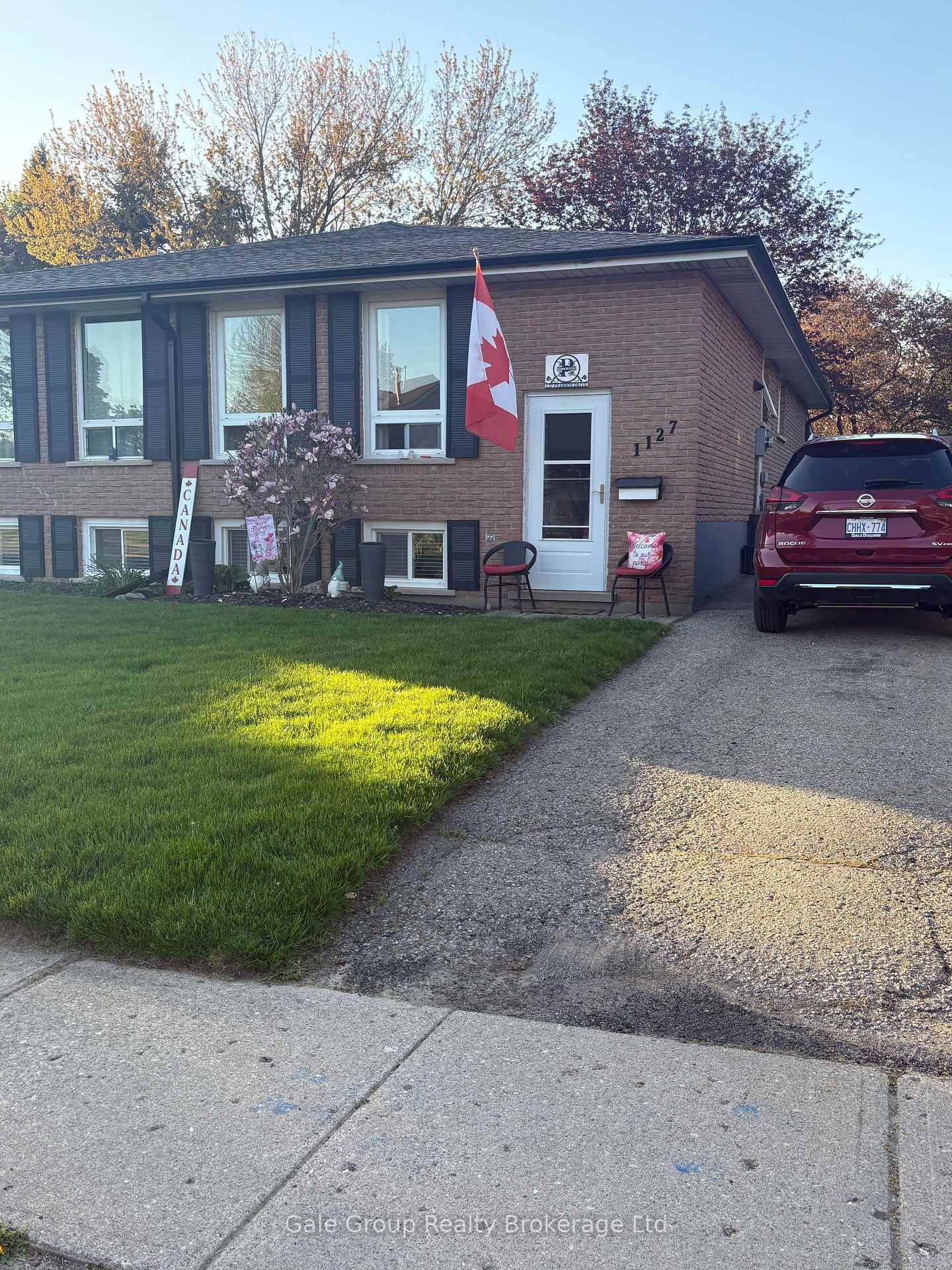 Welcome to this stunning semi detached gem, nestled in one of Woodstock's most desirable neighborhoods.