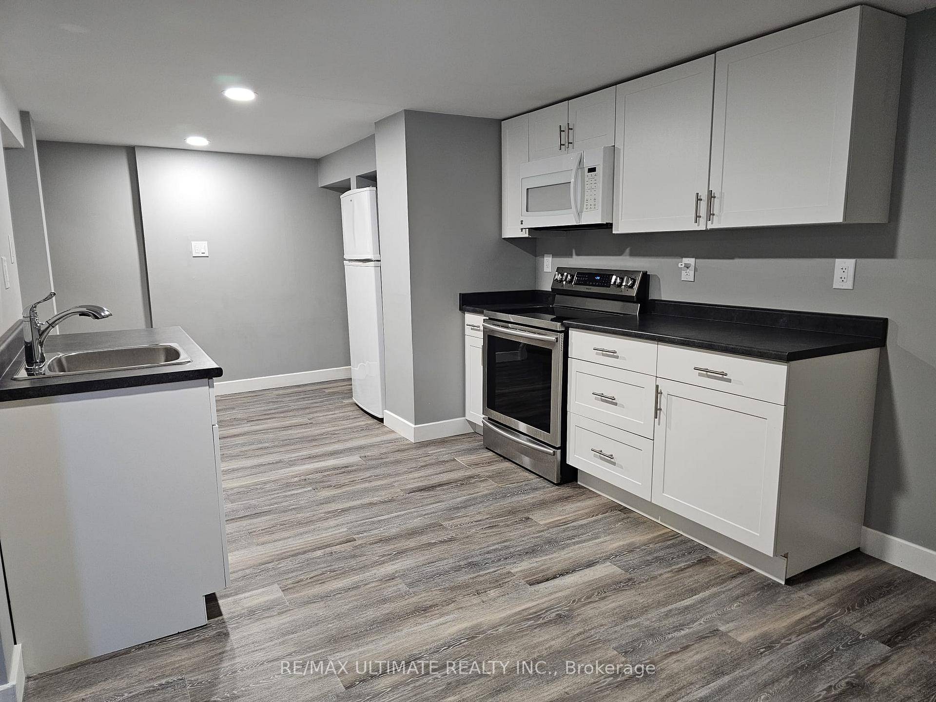 Newly Renovated Basement Apartment in Sought After Newmarket !