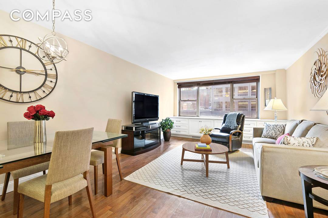 BEST MINT ONE BEDROOM in the most CONVENIENT midtown location.