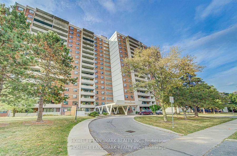 Beautiful Spacious 2 Bedrooms Condo With 1 Washroom, Move In Condition, Modern Open Concept Kitchen amp ; Backsplash.
