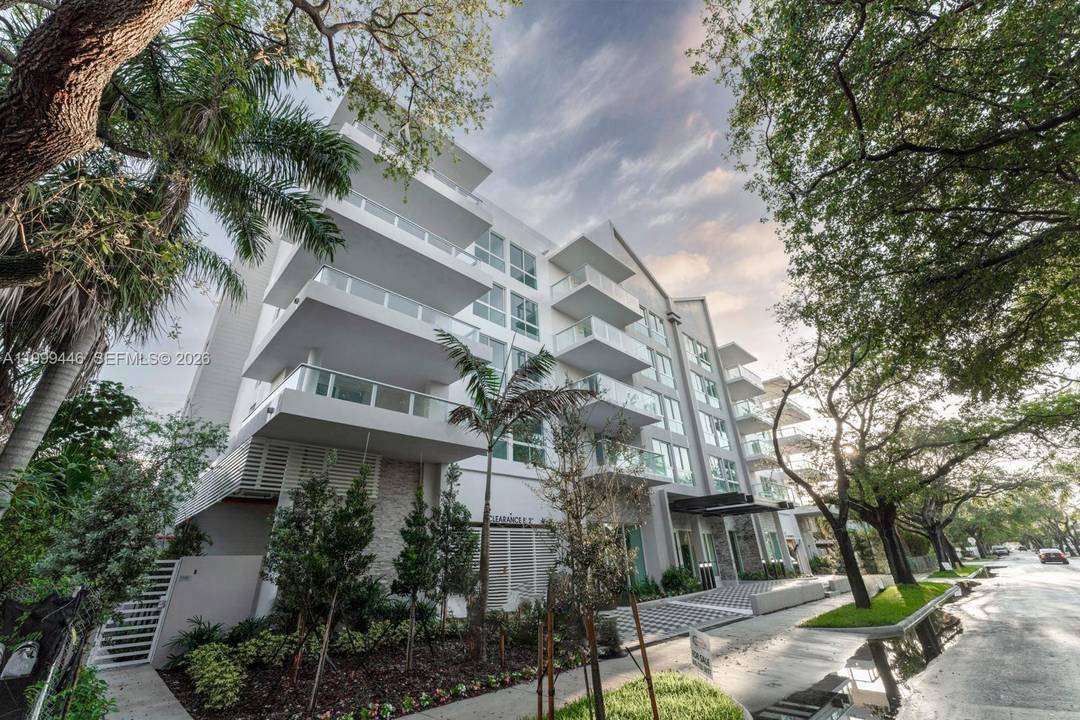 If you want to enjoy Miami without the burden of high expenses, this is your opportunity.