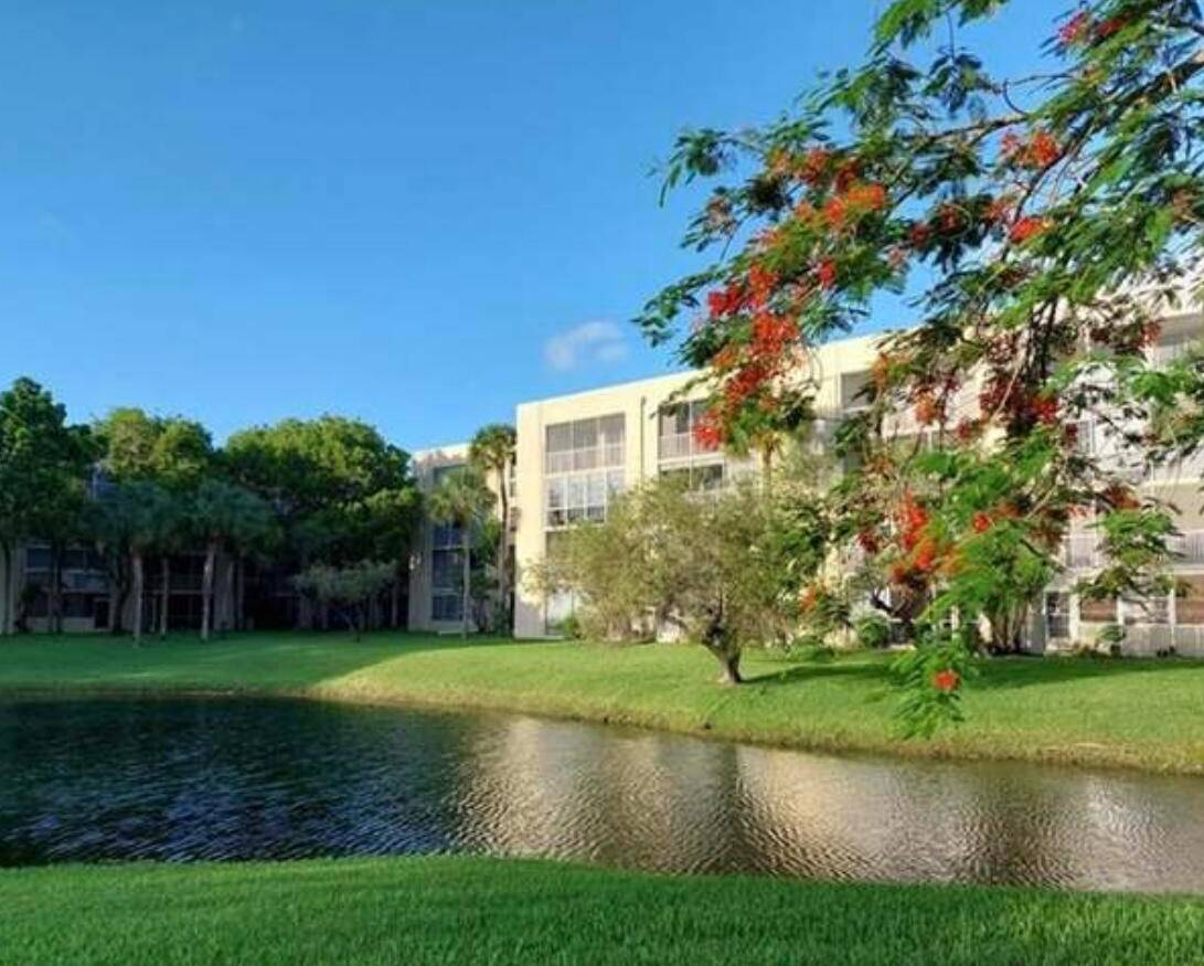 ABSOLUTELY STUNNING CONDO.