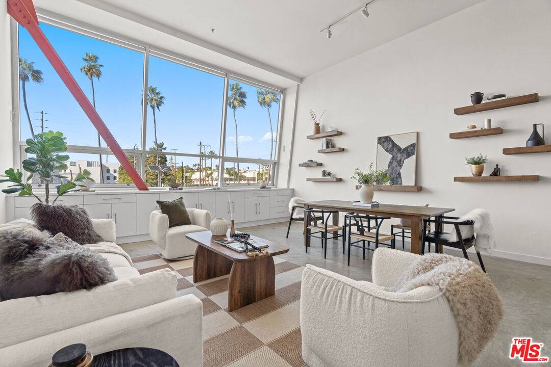 615   Hampton Dr 1BR Marina Del Rey La
