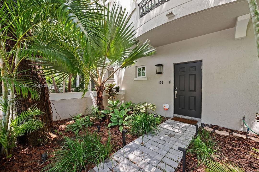 This beautifully remodeled tri level townhouse in the heart of Coral Gables, very close to the dining and financial district, offers the perfect ambiance of timeless elegance.