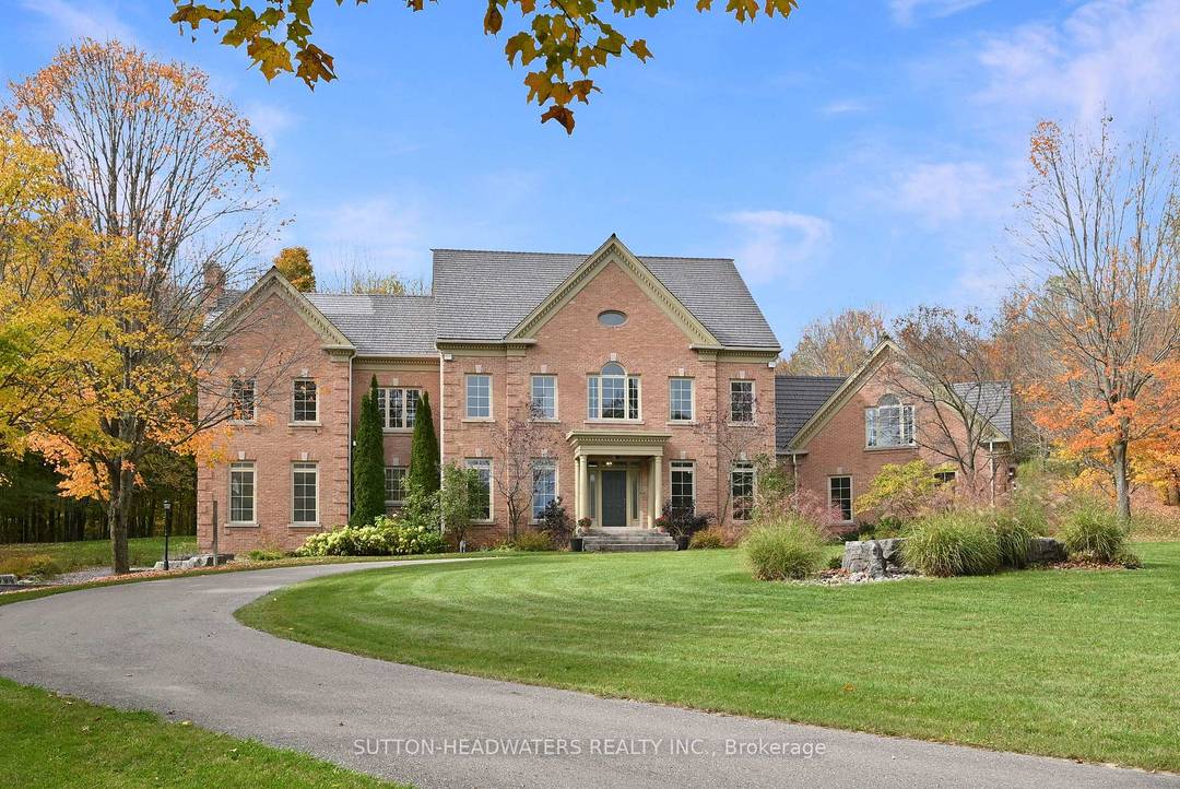 WELCOME TO FLAHERTY LANE !