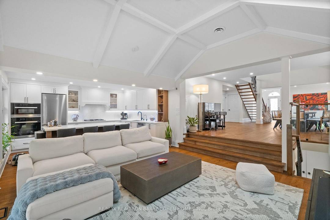 South York Mills Stunner !