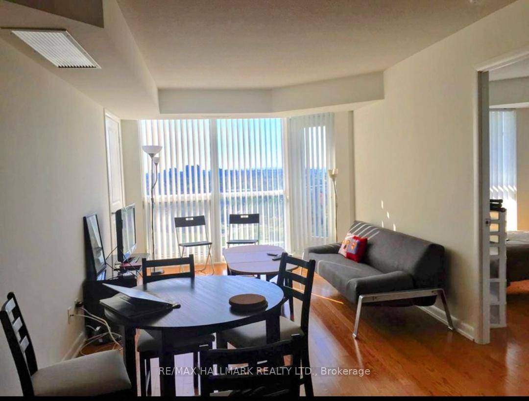 Excellent Location ! Luxurious Bright Suite With Desirable Split 2 Bedroom 2Bath In The Quality Menkes Luxe Towers.