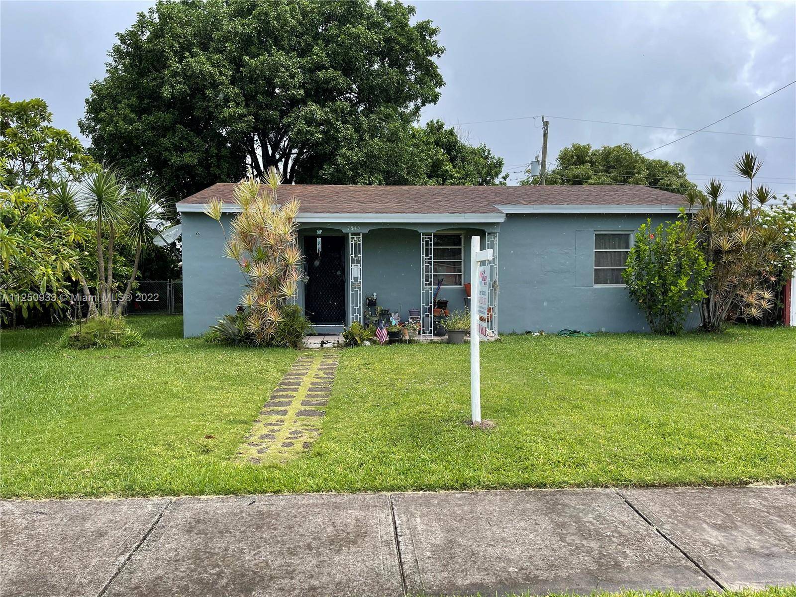 Prime Miami Location ! This home has been with the same family since 1979 !