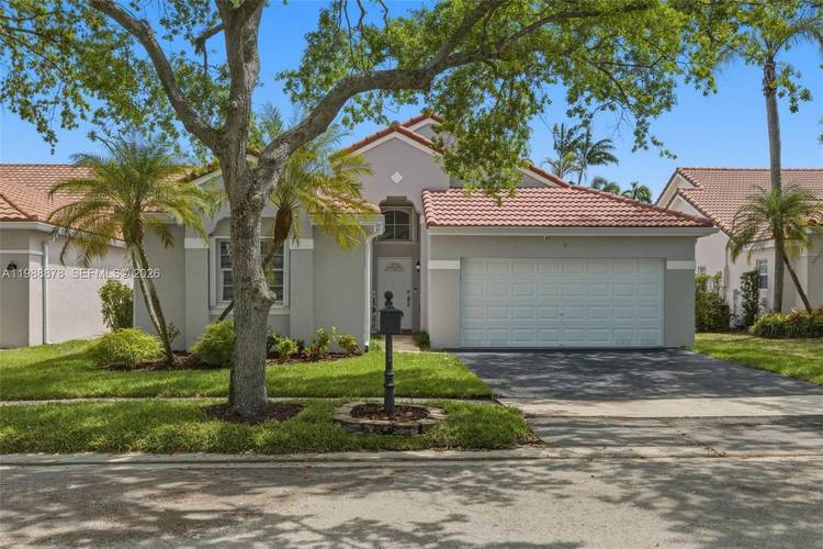 OPEN HOUSE THIS SATURDAY 03 28 FROM 1 5 PM Impeccably maintained 3BR 2BA home located in the gated community of Hibiscus Island featuring vaulted ceilings and multiple major upgrades, ...