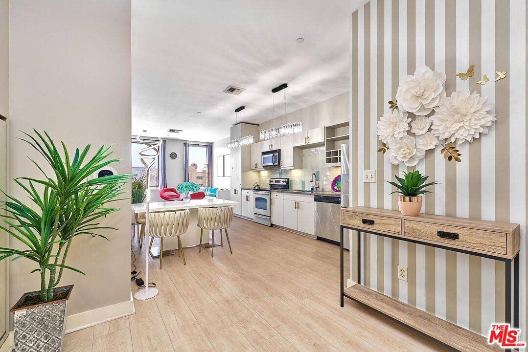 3810 Wilshire Blvd 2BR La