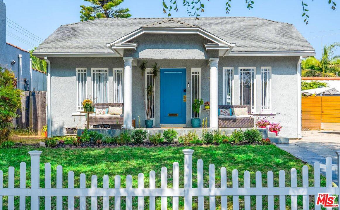 719 N Gardner St 3BR Hollywood Hills East La