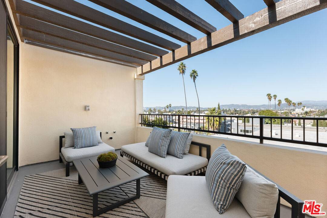 1248  S Bronson Ave 3.0 LA