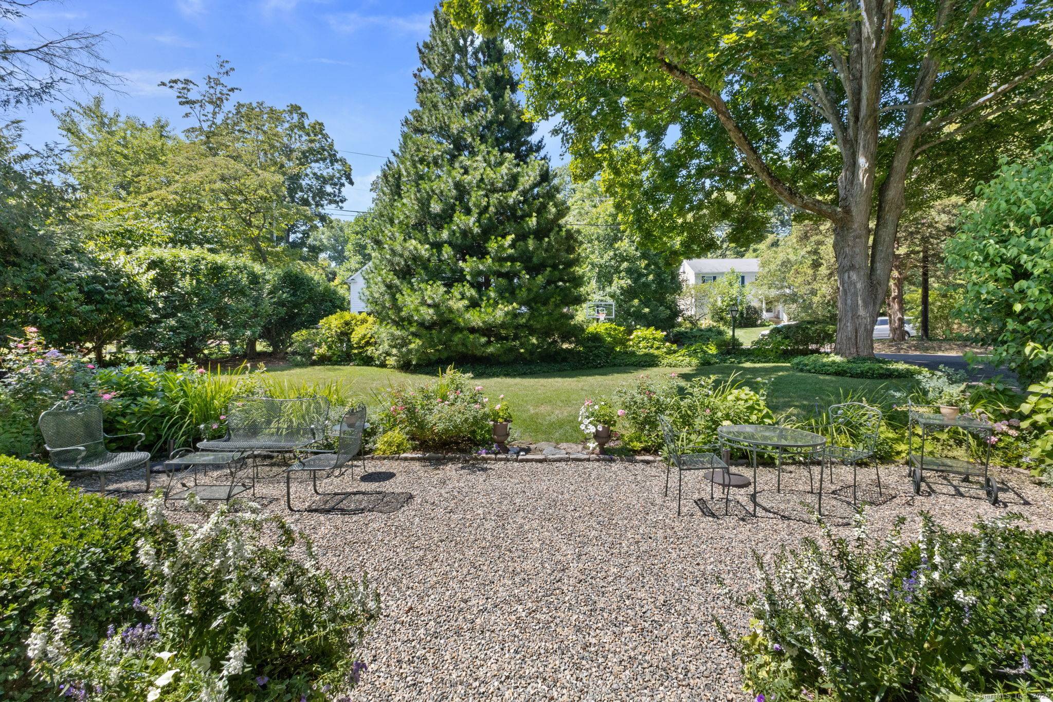 Welcome to 31 Selleck Place a captivating vintage Colonial in a fabulous location halfway between the schools and town at the end of a quiet cul de sac !
