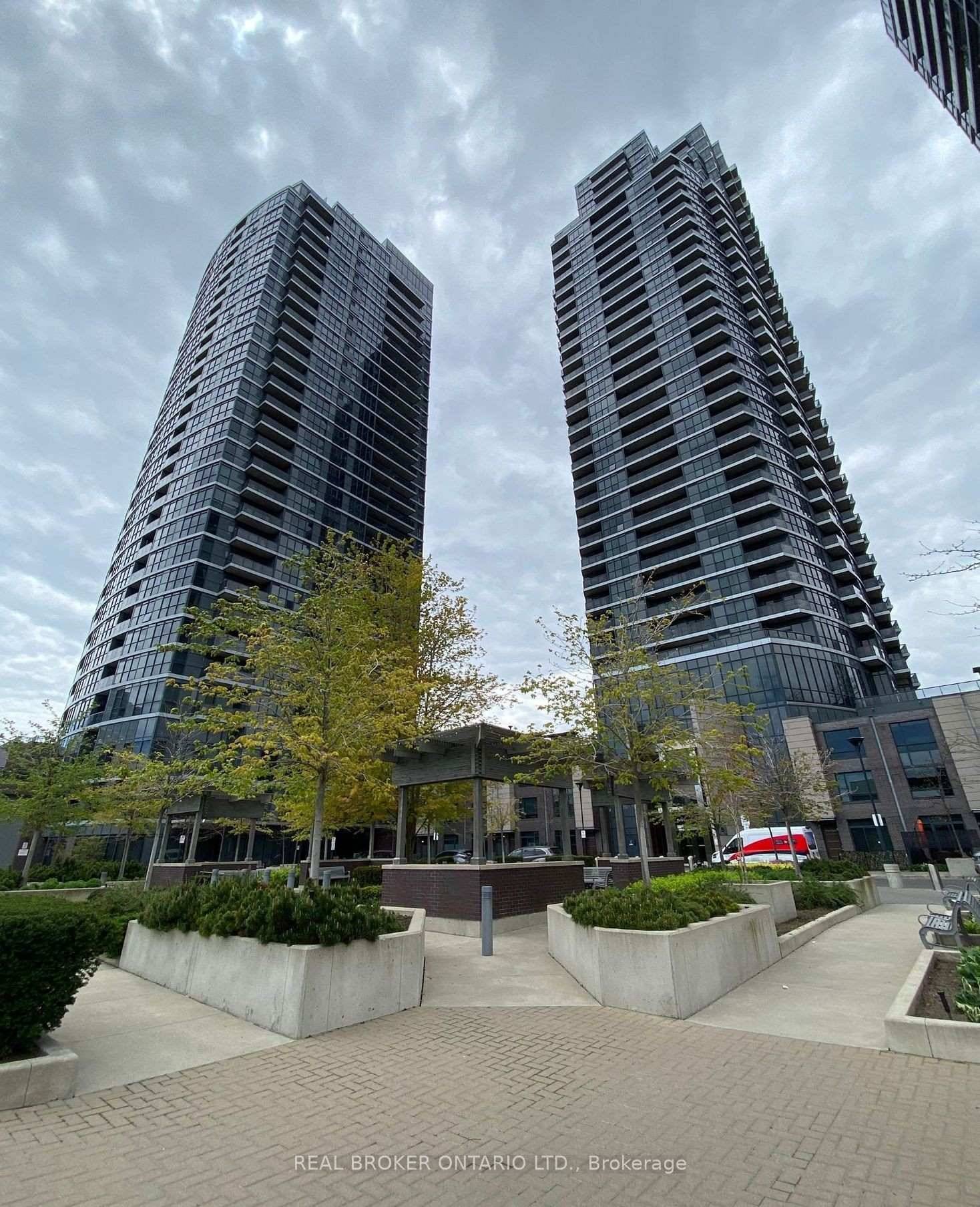 Introducing a beautifully designed 1 bedroom, 1 bathroom condo at The Triumph at Valhalla, located in the vibrant Islington City Centre West neighborhood of Etobicoke.