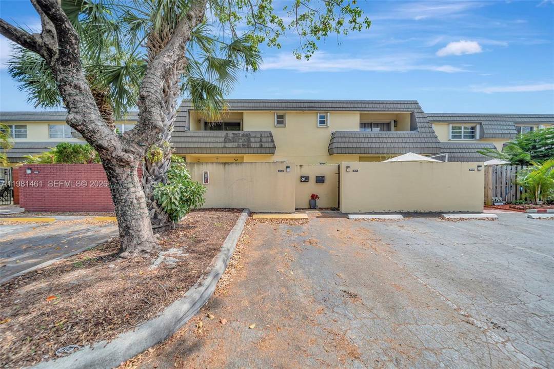 Spacious 2 bedroom, 2. 5 bath townhouse featuring two large master suites upstairs each with its own private balcony, walk in closet, and en suite bathroom.