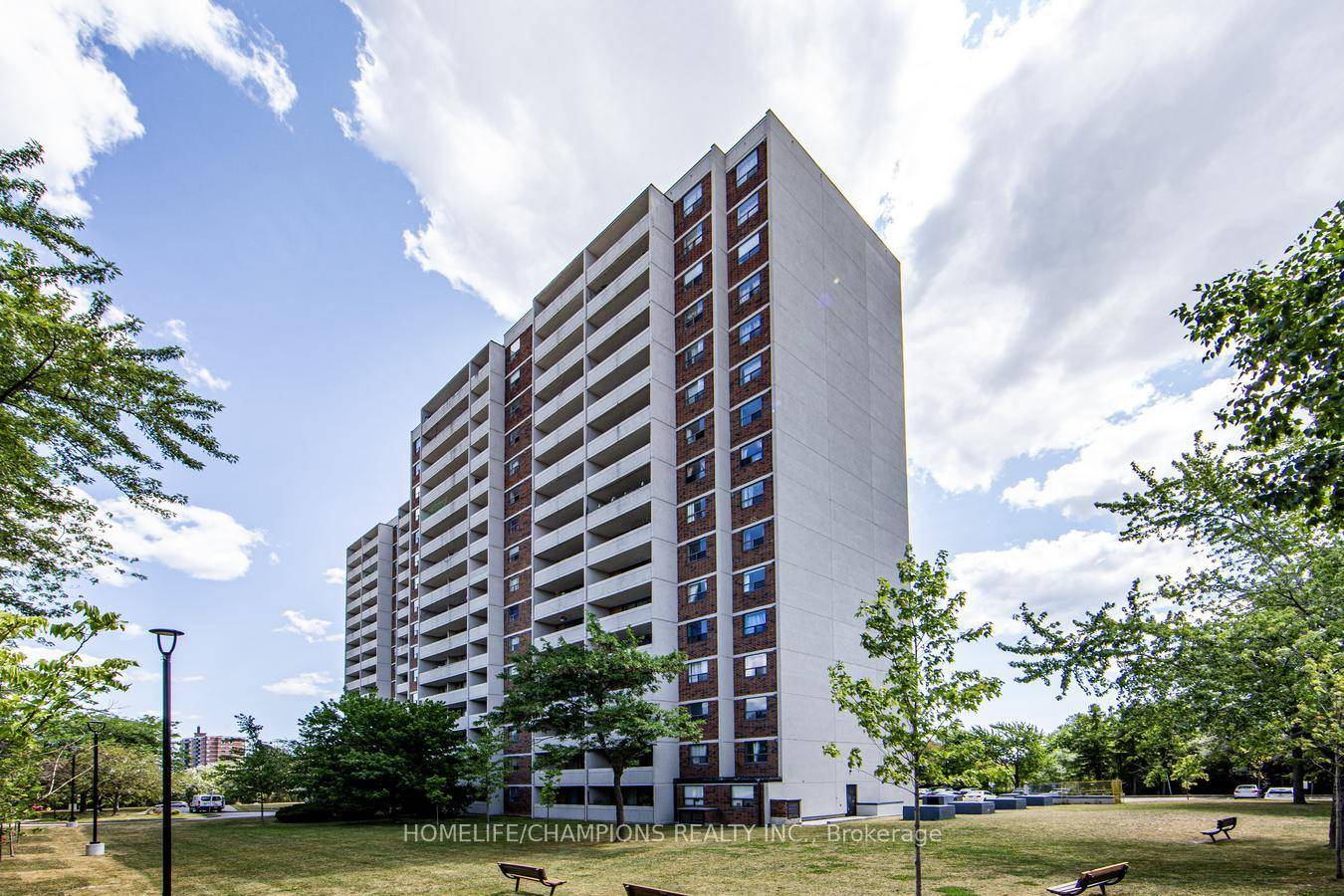 Unobstructed view of extremely well kept unit with Sunny South East exposure.