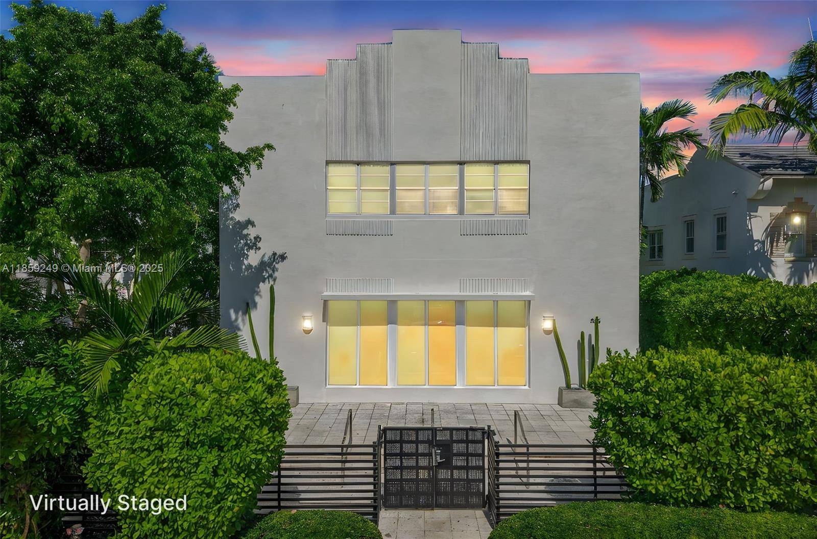 South Beach Corner Gem ! Bright 1BD 1BA with 11 ft ceilings, open layout, impact windows, remodeled kitchen w granite amp ; s s appliances, walk in closet, updated bath, ...