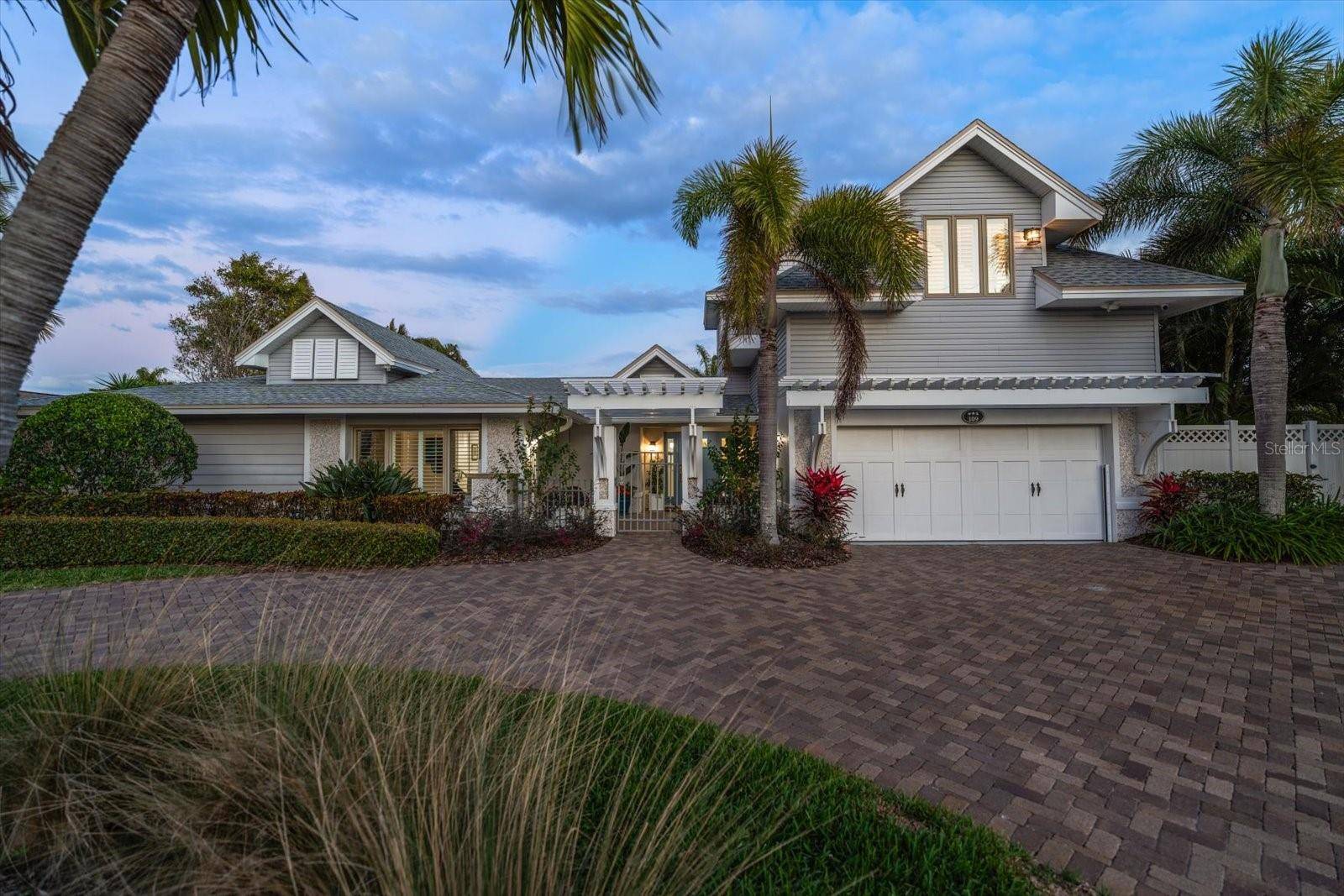Under contract accepting backup offers.