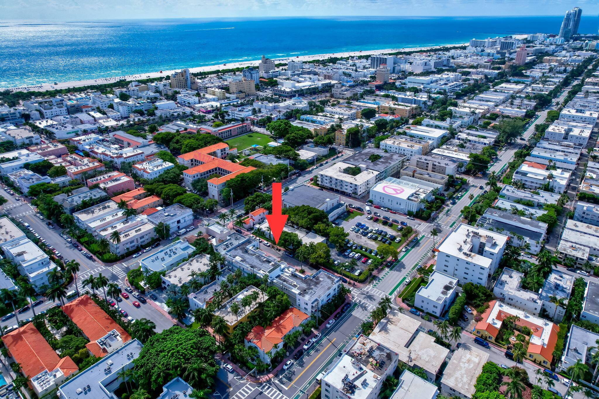 Large 1 1 790sf corner unit w private balcony on 2nd floor on famous Espanola Way in South Beach with lots of natural light.