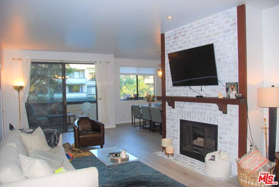 306 Bora Bora Way 2BR Marina Del Rey La
