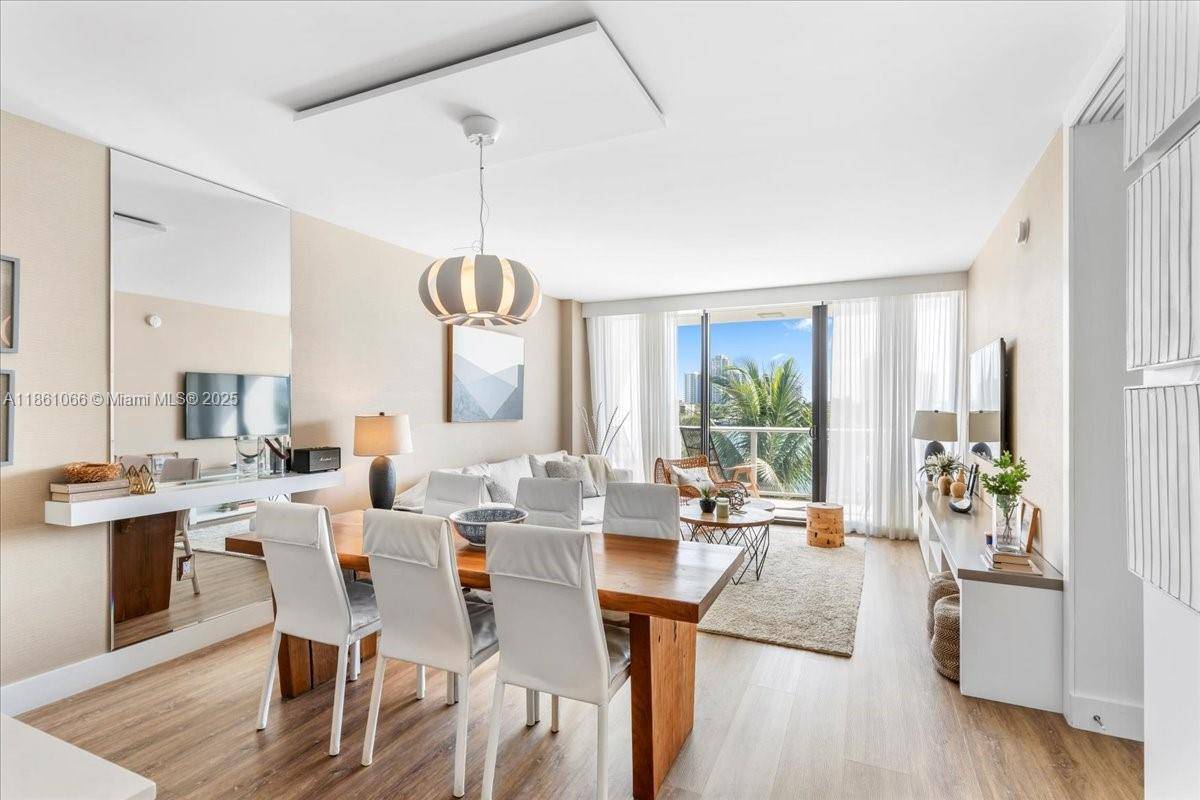 Enjoy island living at this spectacular 3 bedroom 2.