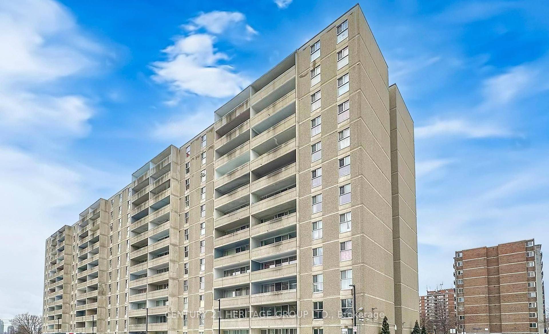 Newly Renovated and Freshly Painted Bright amp ; Spacious 2 Bedroom Condo.