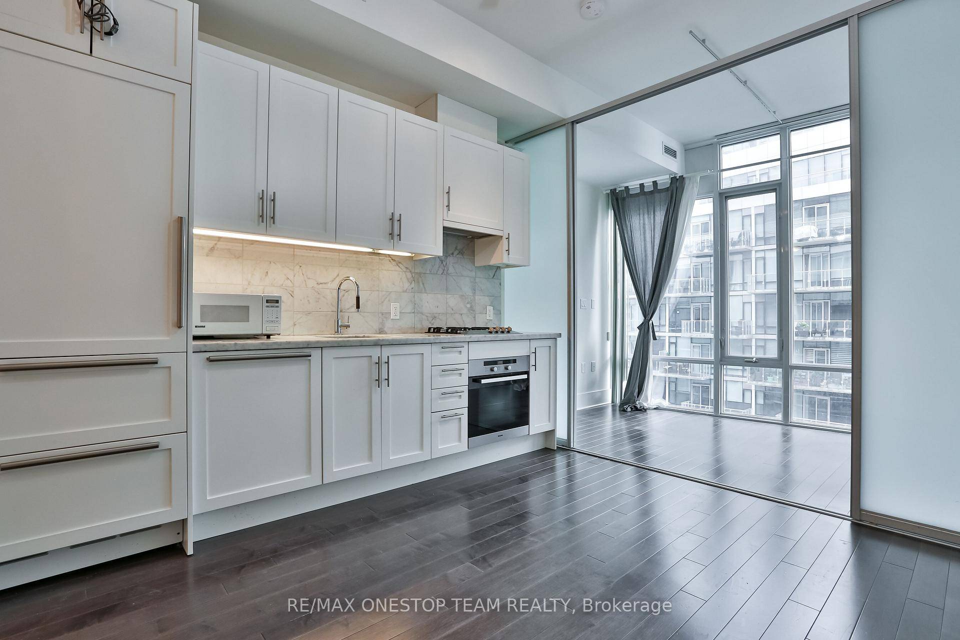 Pier 27 Luxury Waterfront Condo !