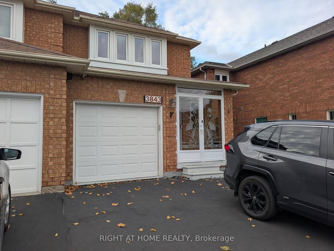 Fully furnished beautiful Main Floor plus upper floor in a Semi Detached House Located In A Very Desirable Area Of Mississauga.