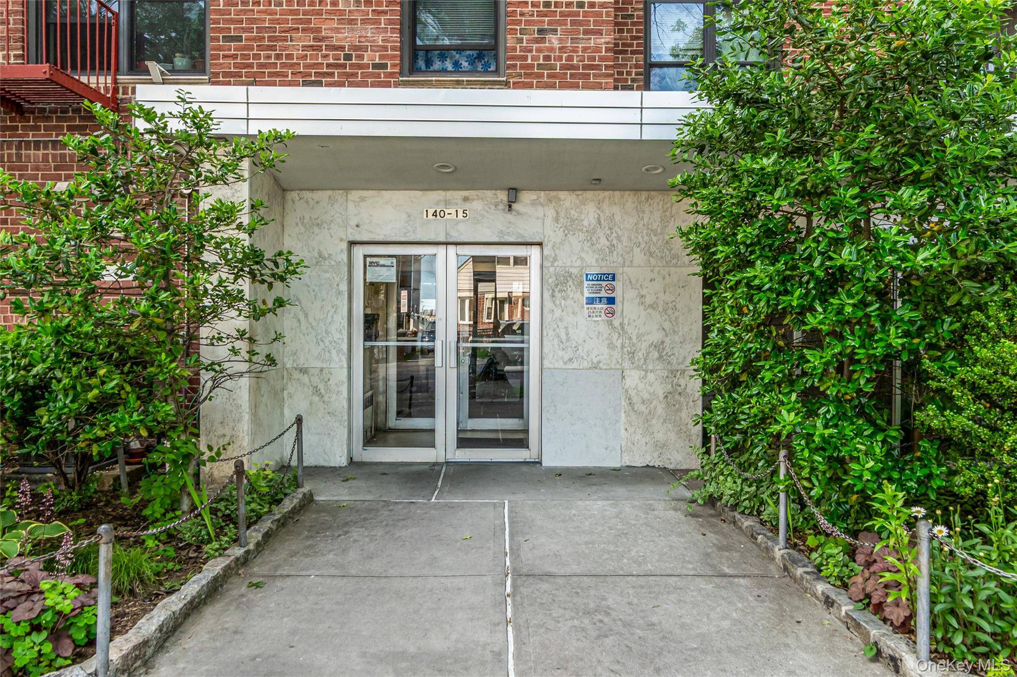 Spacious Corner 2 Bedrooms amp ; 2 Full Bathrooms at Holly House Heart of Flushing !