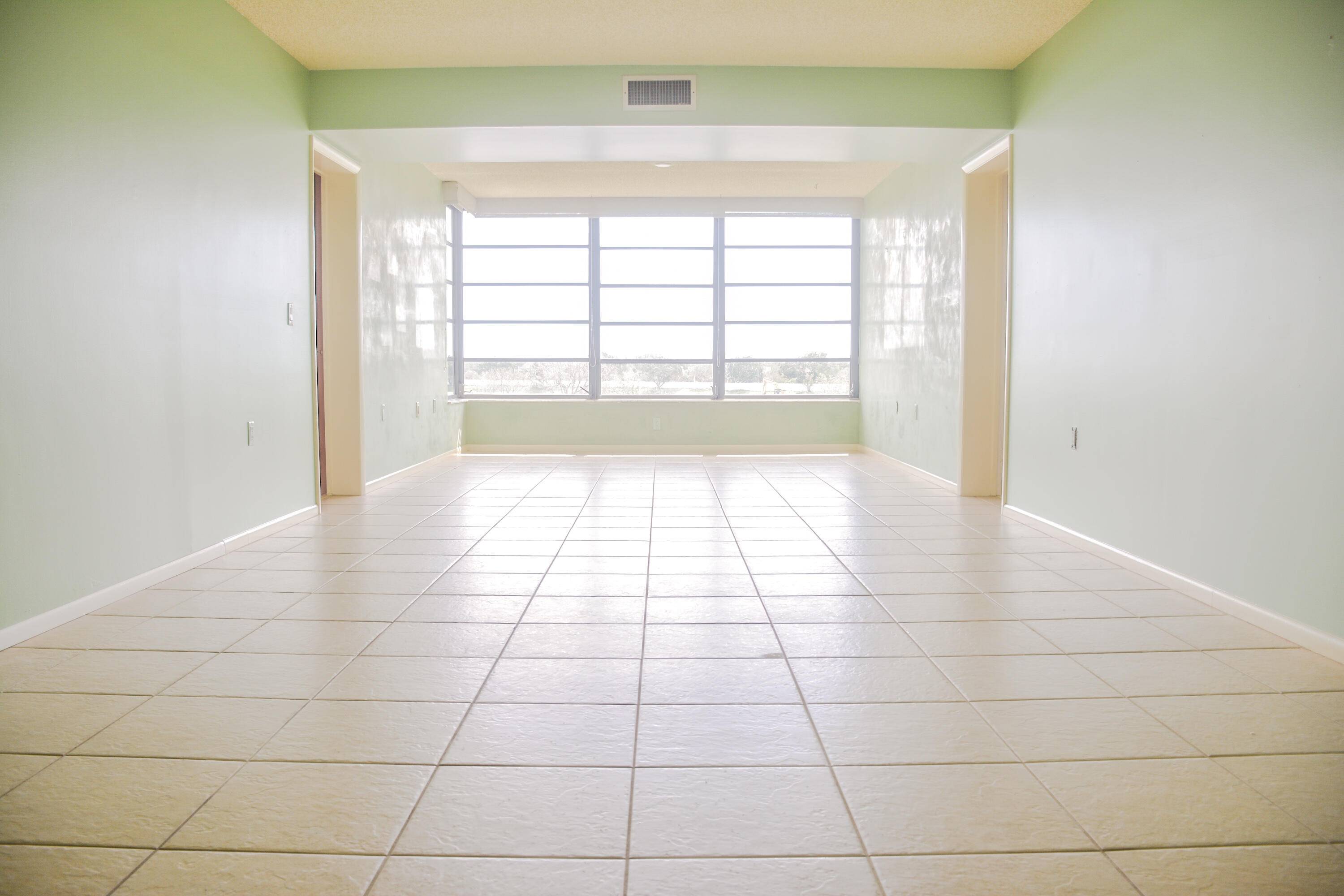 Treehouse in the sky, 1385 living sq ft, open, private spacious, 2 bedrooms, 2 baths, gorgeous open views from top 4th floor elevator, laundry room 8x9 bonus storage room, shelves.