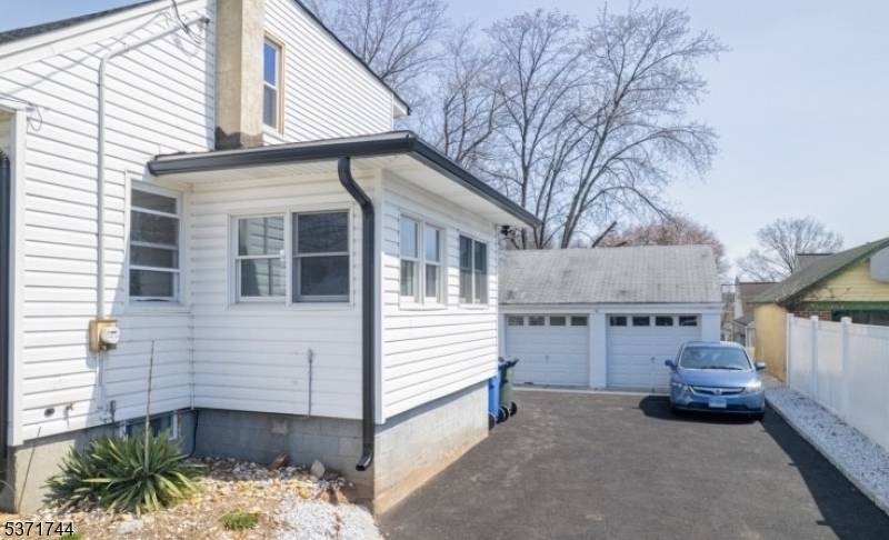 Welcome to 978 Rahway Avenue, Avenel i !